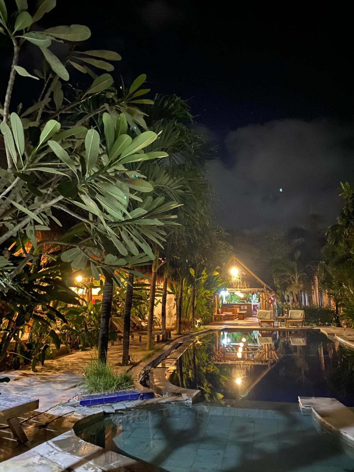Palm Green Hotel Kuta  Exteriör bild